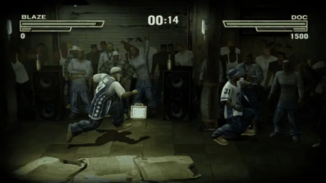 Two fighters face each other in a crowded venue in Def Jam: Fight for NY Recomp.